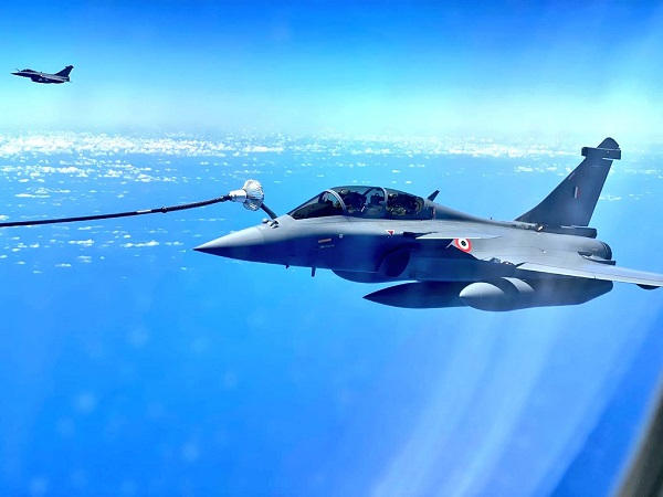 La force aérienne indienne s’entraîne à faire la chasse aux ballons espions chinois avec ses Rafale